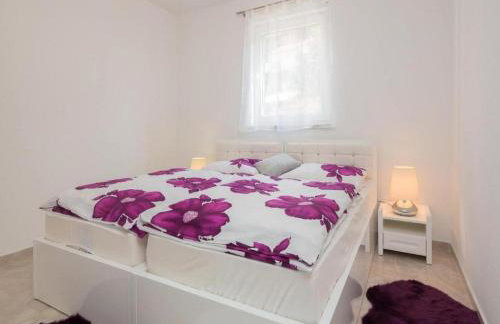 La Perla Apartments - Photo 36