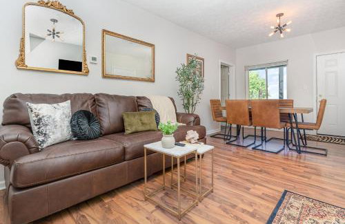 Amazing Downtown Views - 3 Minutes to Downtown! - Foto 1