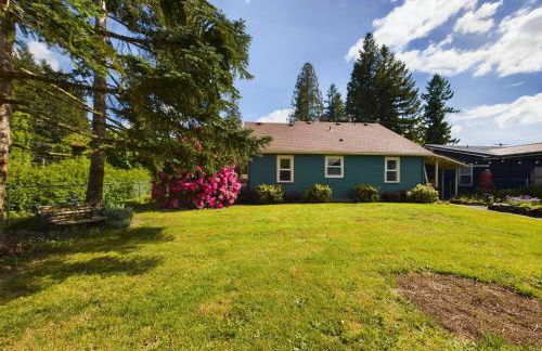 Daffodil Cottage in Downtown Packwood, WIFI, BBQ, Firepit, Smores - Foto 19