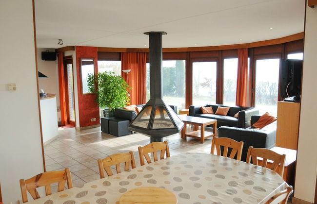 Holiday Home in Somme-leuze With Pool & Sauna - Foto 18