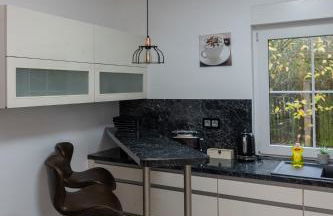 Ganzes Ferienhaus in Leipzig mit Garage und Fußbodenheizung - Photo 9