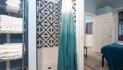 Jungle House Luxury Homes - Columbus Downtown Short North - Near Convention Center & Nationwide Arena - Free Parking - Pet Friendly - Over 5,800 Five Stars - Foto 4, Shower