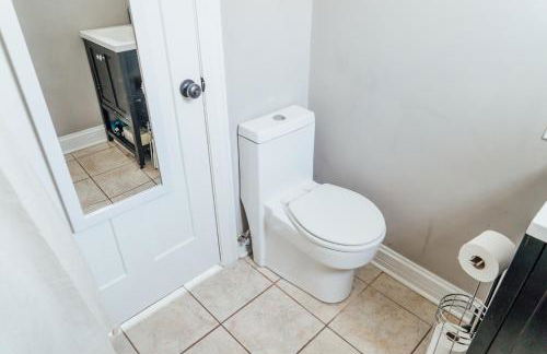 Spacious 2BR Apartment near Airport - Central Charming - Foto 24