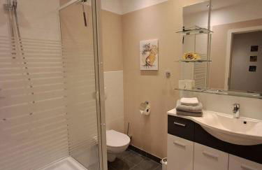 Op-England-I-mit-Terrasse-grossem-Garten - Foto 11