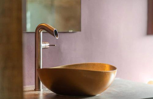 Luxury 3BR Hillside Retreat wAC Panoramic View - Photo 30