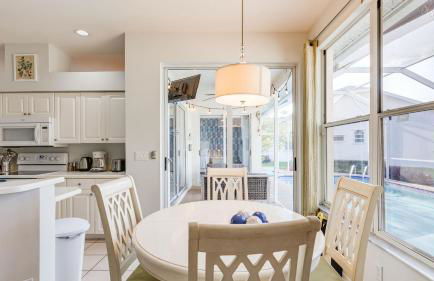 Private Pool Pond Views Bonus Lounge in Gated Naples Community Drive to Dining Sand - Foto 8