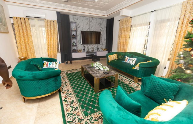 Philade Glorified Airbnb - Photo 13