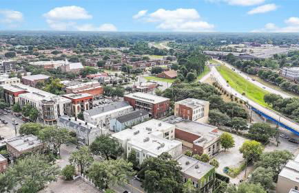 Walkable Historic District Stay 2 Units Sleeps 14 The Juliette by AvantStay - Foto 38