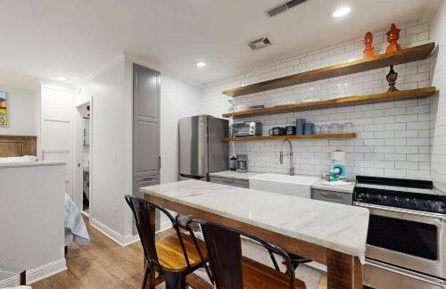 Charming Condo with Central AC, Washer/ dryer, and Full Kitchen - Photo 6