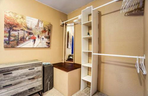 Memorial Row Downtown Escape w Mountain Views - Foto 32