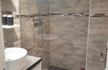 Appartement Quai Ouest, vue entrée port, Stationnement gratuit, Lits faits pour votre arrivée, serviettes de toilettes fournies - Foto 12