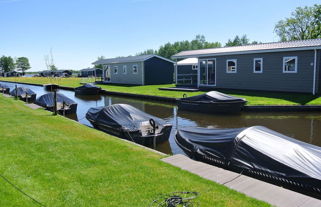 Lakeside Cottage With Boat - Photo 25