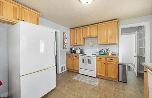 Bo360 White House with Fenced Yard - Foto 3