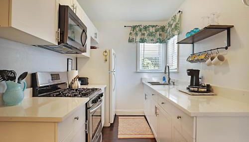 Steps to Beach & Downtown! Spacious Beach Bungalow #2 - Foto 3