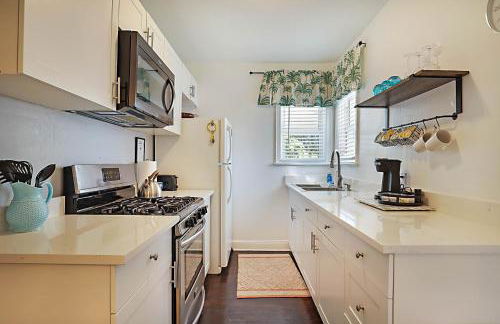 Steps to Beach & Downtown! Spacious Beach Bungalow #2 - Foto 3