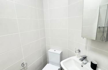 STUNNING APARTMENT - 2 DOUBLE BEDROOMS - EN-SUITE - FREE ALLOCATED PARKING - JQ QUARTER - BIRMINGHAM CITY CENTRE - SLEEPS 6 GUESTS - 2 BATHROOMs - Foto 26