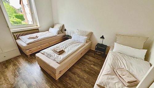 Großzügiges Industrie Design Apartment für bis zu 6 Personen, Nähe Messe und DUS, verkehrsgünstig - Familien, Gruppen und Firmen - Foto 5, towels, wardrobe