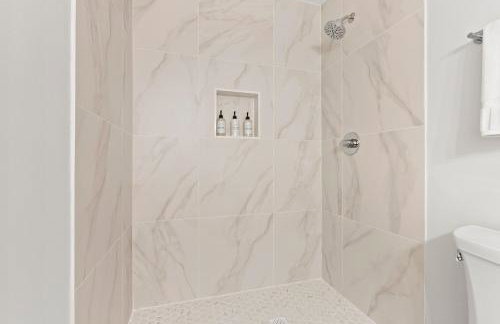 Aubie's Hangout - Walk to Downtown & Campus! - Foto 36