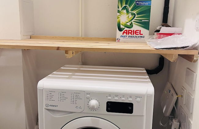 Lovely 1-bedroom With Private Balcony Near Barking - Foto 11