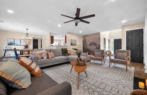 Family Home w FirePit GameRm Patio BbqGrill - Foto 1