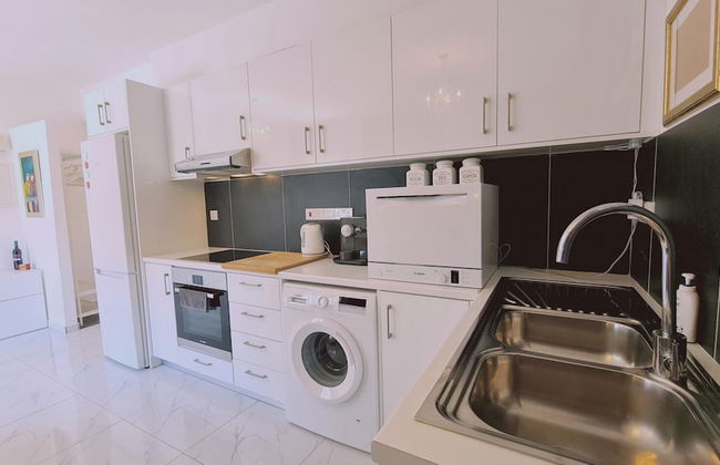 98 LIM - Stay W Apartment - Photo 23