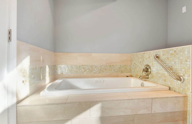 Alpine Chalet Nature Lovers Rejoice! Chic 4 BDR - Photo 24