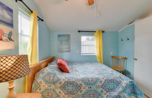 1 Mi to Nokomis Beach Quiet Getaway with Fire Pit - Foto 16