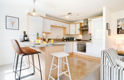 2BR Flat Near City Centre with Free Parking - Foto 5