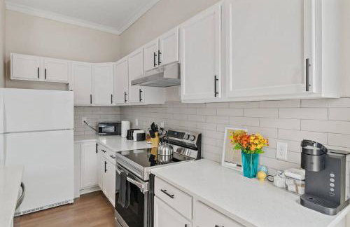 3BR City Chic Modern Apt - Central Location - Foto 7