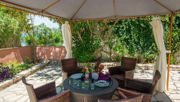 Levrecchio Beach Cottage - Photo 4, Room