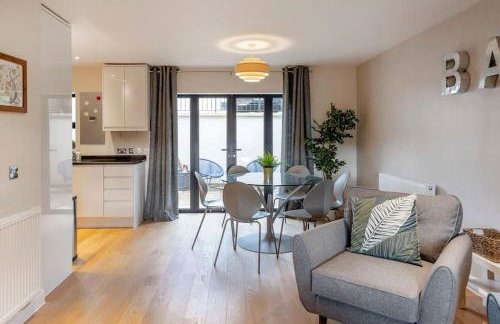 Fantastic 3-bed house with parking - Photo 19