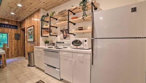 Secluded Family Cabin Less Than 1 Mi to Lake Michigan! - Foto 3