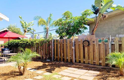Adorable Quirky Hideaway BIG Private Enclosed Yard - Photo 18