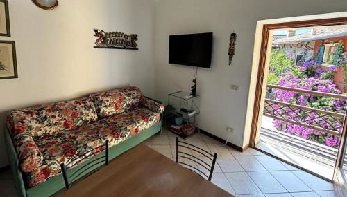 Mansarda con balcone nel cuore di Brenzone sul Garda - Foto 1