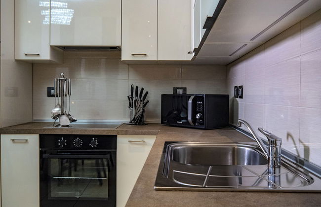 Oak Plaza Suites - Photo 24