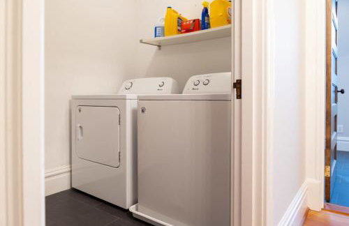 Gorgeous 5BR Storefront Home ABODEbucks - Foto 36