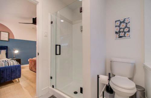 Spring Branch Paradise 4-BD Backyard Pool Oasis - Foto 24