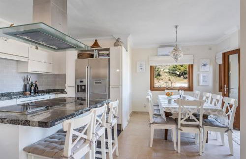 Dream Stay! 15 Guests, Big Pool with Heating Option at Extra Cost, Sea view! - Photo 13