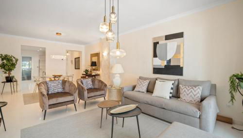 Apartamento de 2 dormitorios en Las Gaviotas - Puerto Banús - Photo 2