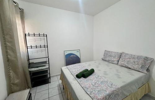 Apt3 Grande com 2 Quartos 2 cama-casal WIFI Smart TV Garagem a 1 min Rodoviaria - Foto 13