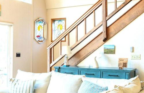 Forest Home with Deck, EV Station, King Beds - Foto 15