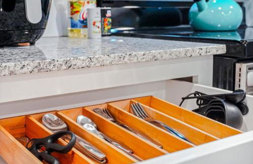 5BR Home Hot tub, fenced backyard #CO - Foto 22