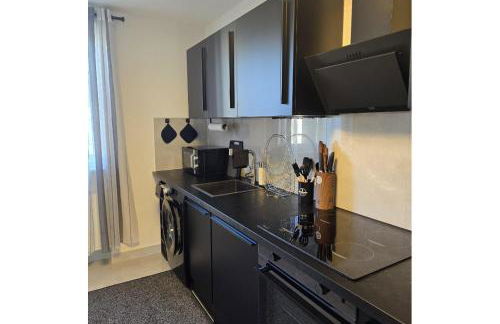 Familienfreundliche geräumige Design-Wohnung mit Balkon im Zentrum - APOLONIAliving - Foto 7