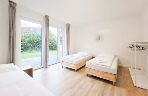 Tolstov House - 6 Zimmer Haus - große Küche - Garten - Parkplatz - 25min Messe DUS - Foto 13