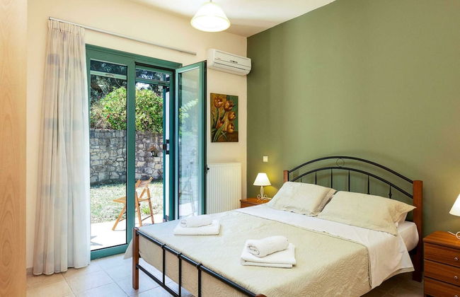 Secluded Villa w Private Pool, Children Play Area, Pool Table, BBQ & Sea Views - Foto 4