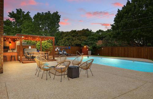 5BR w Pool, Golf Simulator, Game Room & EV Charger - Foto 43