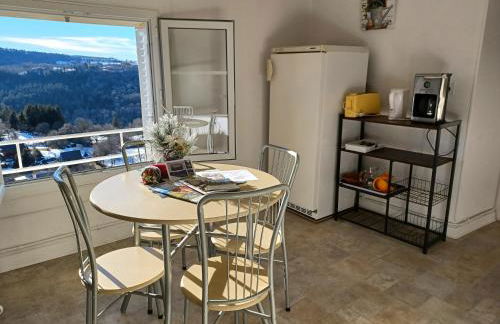 2 hébergements différents 1 gîte avec deux chambres et 1 chambre d'hôtes avec salon privé - Foto 10