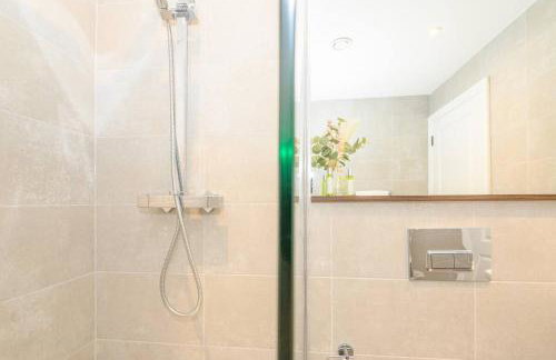 City Centre Deluxe with amazing Garden Terrace - Pass the Keys - Foto 19