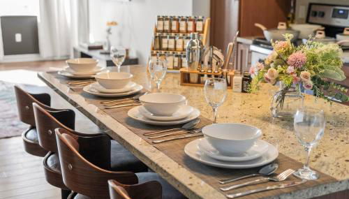 Beautiful Apt in Downtown w/Pool | Indoor Parking - Foto 4