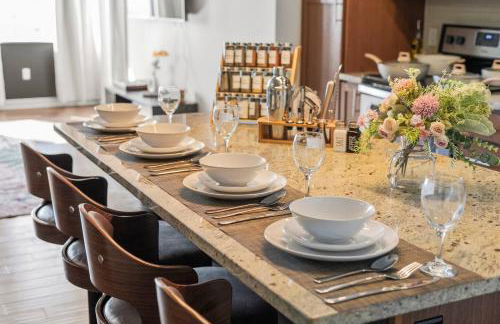 Beautiful Apt in Downtown w/Pool | Indoor Parking - Foto 4